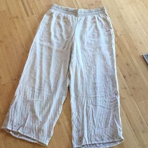 Wide leg, resort style, elastic waist pants.